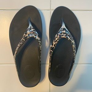 Oofos Sport Thong Sandals